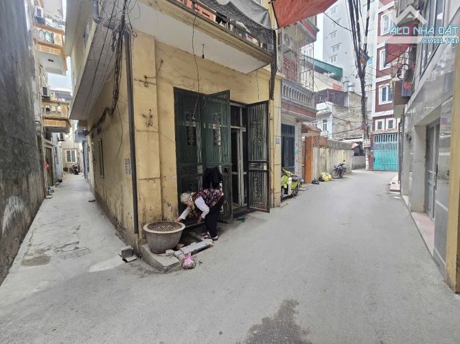 Bán nhà 4 tầng Kim Giang, Thanh Trì, 1 nhà ra ô tô, ngõ thông, giá chỉ 6.75 tỷ - 9