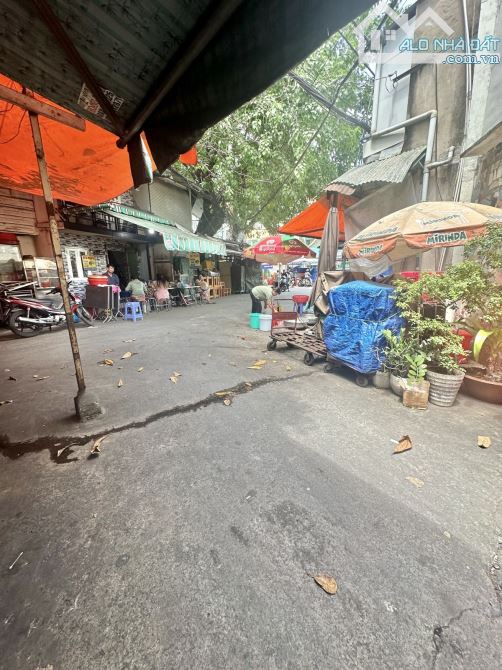 Hẻm 6M ô tô vào nhà ngay Phố Ẩm Thực Hồ Thị Kỷ. 3 tầng còn mới. Ngang 6m đẹp. Chỉ 6,x tỷ - 9