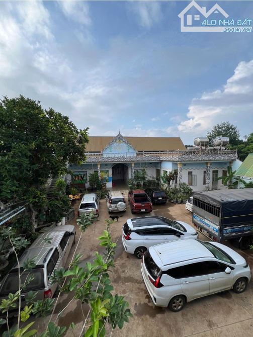 Bán nhà ở gồm cả nhà nghỉ có hồ cá Koi tại Đường Nguyễn Tất Thành, Thị trấn Kiến Đức, Dăk - 9