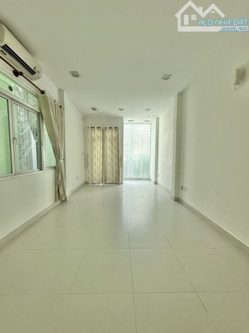 Bán nhà hẻm 343 Tô Hiến Thành. Q10. 5 tầng BTCT. Ngang 4.5m. Sổ vuông đẹp. Giá 11,x tỷ - 9