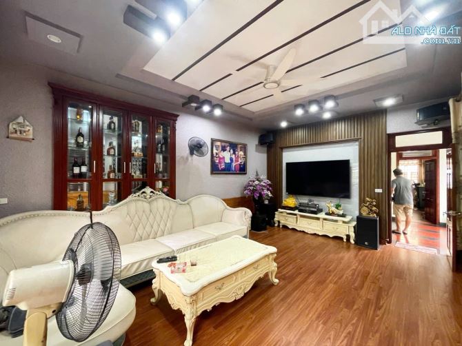 🌳Nhà 4 tầng dân xây lô góc đường 30m phân lô Văn Cao - 90m2 - Giá 9,25 tỷ