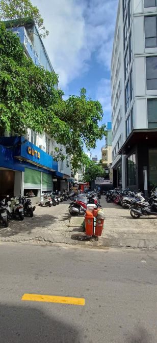 Cần bán nhà Góc 2 MT đường Nguyễn Văn Thủ, Q1-DT 4,5mx20m,5 tầng,HĐT 68tr/th,Gía 36 tỷ