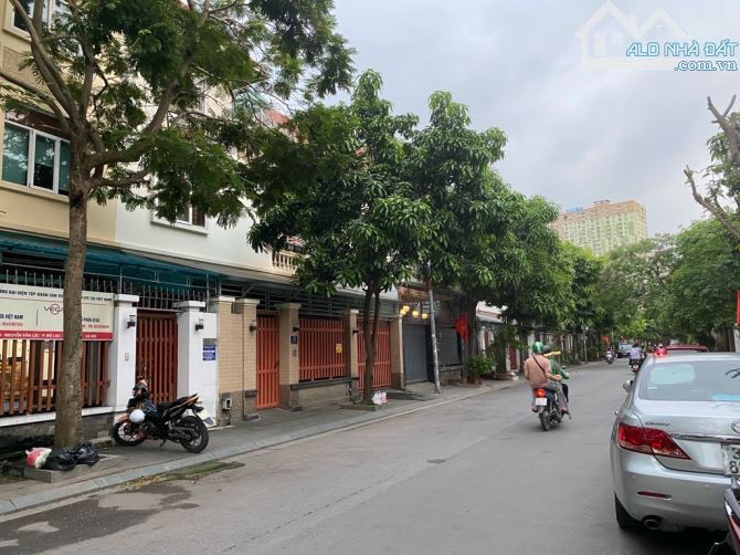 BÁN BIỆT THỰ PHÂN LÔ VỈA HÈ – LÀNG VIỆT KIỀU CHÂU ÂU – 145M²