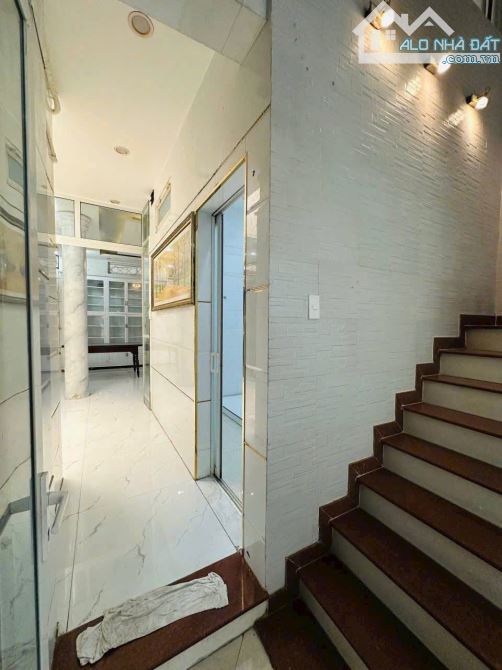 Bán nhà 1 trệt 2 lầu gần Quảng Trường & Cổng 1, Trung Dũng, Biên Hòa, 139m2, giá 7 tỷ 900.