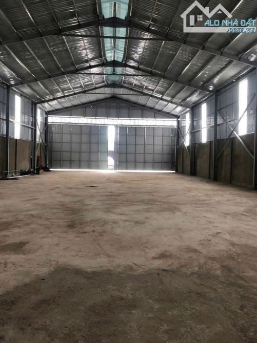 Bán nhà kho kiên cố 648 m2 mặt tiền đuờng Quốc Lộ 50,phuờng 10 tp Mỹ Tho