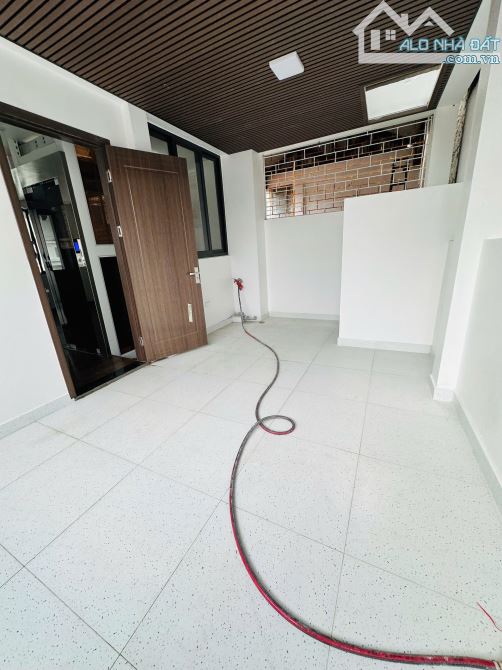 Phân lô Trần Quốc Hoàn, ô tô tránh, kinh doanh, 100m, 47 tỷ