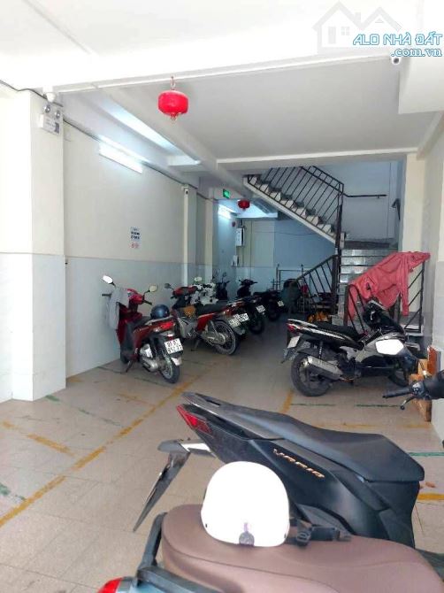 Bán CHDV Phường 12 Gò Vấp, Phan Huy Ích, ô tô thông, 400m sàn, thu khoán gần 800tr, 13.x