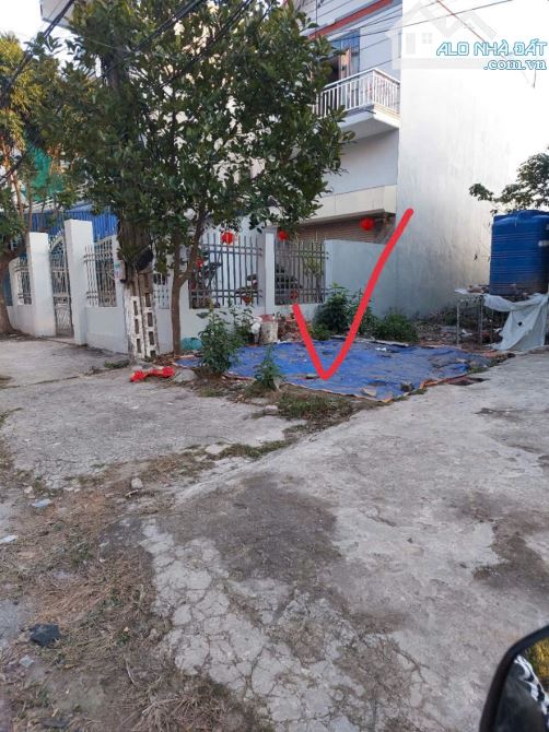 Bán mảnh đất mặt đường Đặng Xuân Bảng - gần chợ chiều, cách cầu Đò Quan chỉ 3km