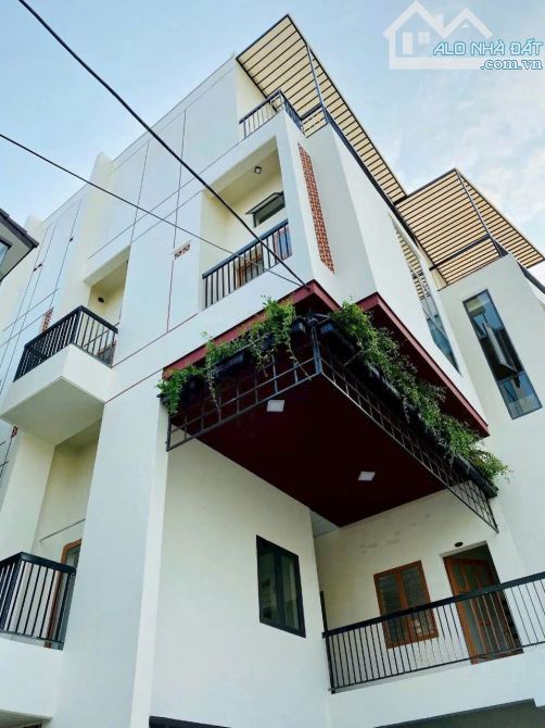 Nhỉnh 16 TỶ có TÒA CHUNG CƯ MINI ĐÀ NẴNG - Gần CÁCH MẠNG THÁNG 8: 10x27m 4 TẦNG 35 CĂN HỘ