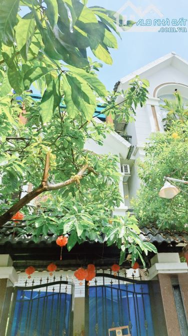 🏡BIỆT THỰ TÔN ĐẢN - Q4 SÁT Q1 – 150M2 CÓ 102 – NGANG GẦN 18M – 9PN – SÂN VƯỜN – NHỈNH 11Đ