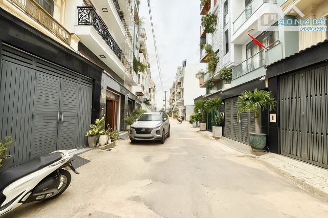 Bán nhà Gò Vấp, Hẻm 8m, 3 Tầng, Gần Bờ Kè Tham Lương, 7 Tỷ nhỉnh