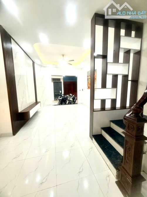 NHÀ MỚI 4 TẦNG DT 37M2 ĐÊ TRẦN KHÁT CHÂN HAI BÀ TRƯNG GIÁ 6,5 TỶ TL
