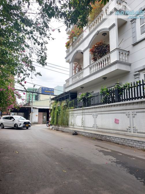 Bán Biệt Thự 240m2 ngang 12mkhu cán bộ gần công viên Nguyễn Văn Lượng Gò Vấp, TL chính Chủ