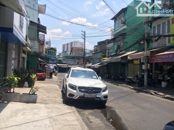 Bán nhà MT gần chợ Bà Chiểu 🚩 DT 4,2 x 25m🚩 4 Tầng xây chắc chắn🚩 có Vỉa Hè