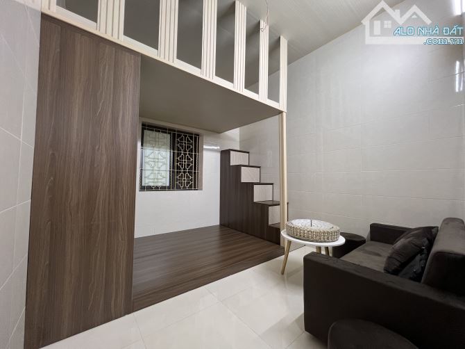 TT Chùa Láng, 30m, 2ngủ, 5m ô tô, 2 mặt ngõ thoáng, Nhà mới đẹp full nội thất, Sổ đỏ cc