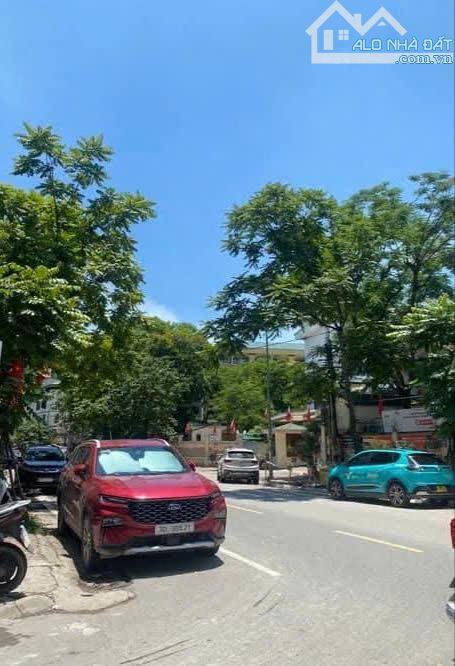 7,95 tỷ nhà phố Minh Khai- Dương Văn Bé 5 tầng, 35m2 sát ô tô, đẹp lung linh