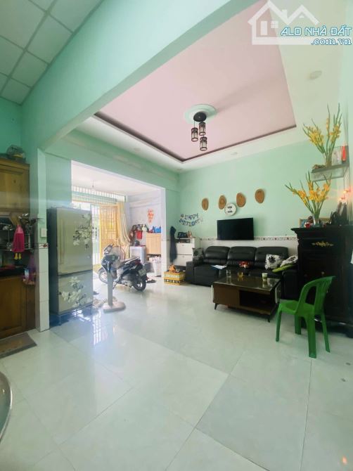 NHÀ ĐẸP GIÁ RẺ- GẦN LÊ TRỌNG TẤN HẺM XE TẢI NGANG 6.3M NỞ HẬU- DT 84M2 - 3PN. CHỈ HƠN 5 TỶ