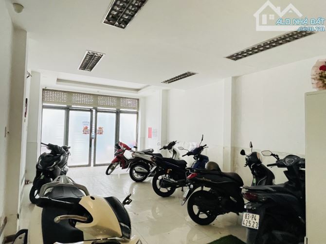 Bán nhà Dương Bá Trạc Q8 - 11P CHDV - Thu nhập hơn 800tr/năm