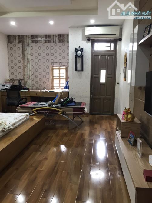 Bán tòa nhà hẻm 12m Hoàng Dư Khương 100m2, 5x20m, 5 tầng, 24.5 tỷ