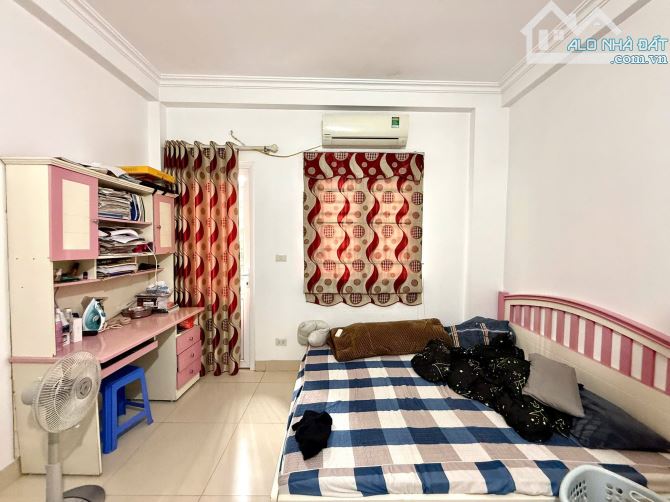 Lê Trọng Tấn, Ngõ phân lô, Oto đỗ cửa, 2 thoáng. 45m2 x 5t, mt 4m. Chỉ 12.2 tỷ!