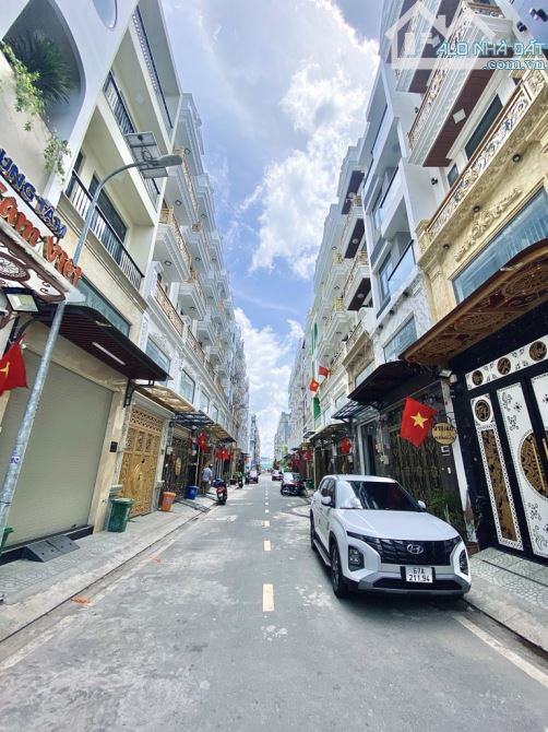NHÀ ĐẸP KHU PHÂN LÔ - HẺM 8M CÓ VỈA HÈ - KẾT CẤU 5 TẦNG 6 PHÒNG NGỦ Giá 7.5 tỷ