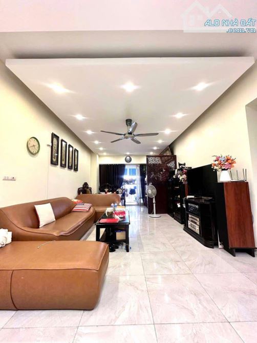 Nhà Phú Thượng – 35m2 x 5 tầng – GẦN CẦU NHẬT TÂN – GIÁ 7.9 TỶ