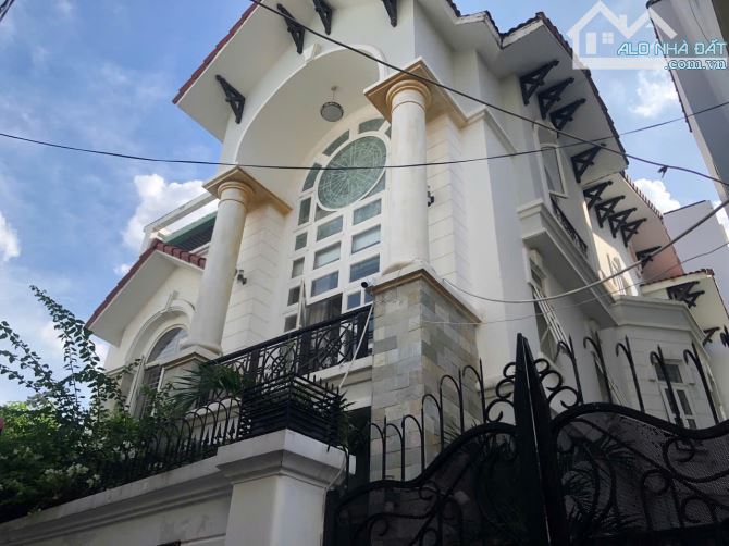 Bán Biệt Thự Ngay Trục, Hoàng Hoa Thám.P,7,Bình Thạnh (15X17M),3 Tầng,28 Tỷ