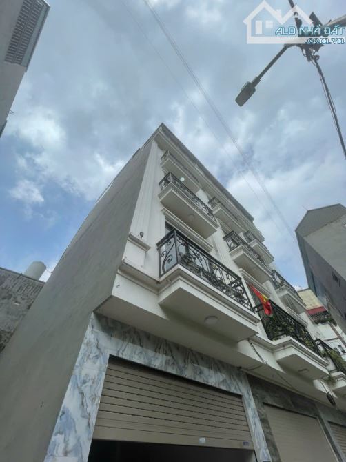 BÁN NHÀ CẦU DIỄN - Ô TÔ VÀO TẬN NƠI - THANG MÁY - 32M2, 5 TẦNG, MT 3,5M - 9.2 TỶ