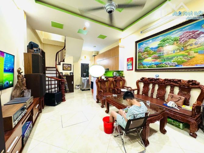 HÀNG HIẾM XÃ ĐÀN - DÁN XÂY BẰNG CẢ TÂM HUYẾT -DT 50M x 5 TẦNG -CÁCH PHỐ VÀ Ô TÔ TRÁNH 50M