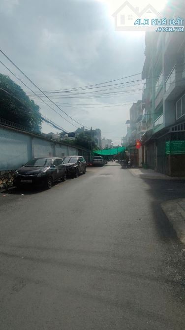 Bán nhà chính chủ 1 đời - 4 tầng 4x15 - hxh 8m trải nhựa - ngay Emart - nhỉnh 7 tỷ