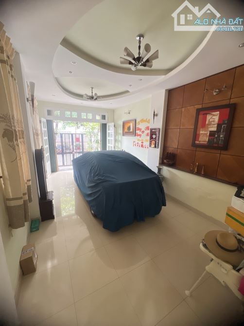 Bán nhà mặt tiền ngay Tạ Quang Bửu, kế chung cư Giai Việt, 6x20 Biệt thự Hiếm chỉ 24 tỷ
