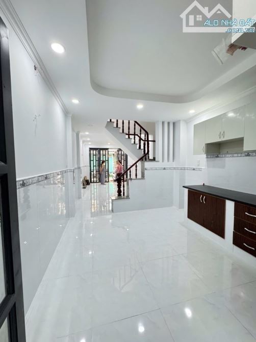 Bán nhà khu vip hẻm 5m tân thới hiệp 21 giáp gò vấp nhỉnh 3 tỷ
