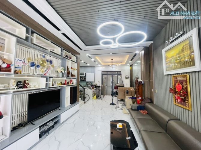 Bán Biệt Thự Góc, 81m2, KDC GREEN REVERSIDE, 4 tầng, Giá chỉ 9.9 tỷ