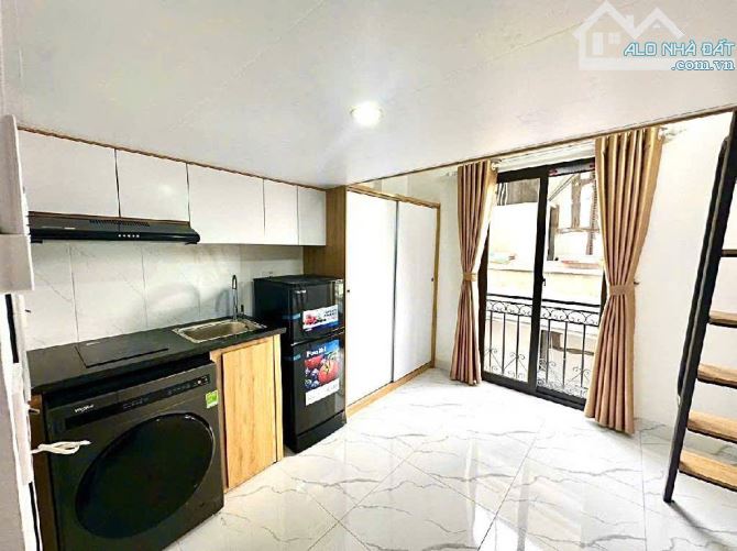 BÁN TOÀ CHDV PHỐ NGUYỄN HOÀNG, LÔ GÓC, Ô TÔ , DÒNG TIỀN 1,6 TỶ/NĂM. 90M 8T 28 TỶ