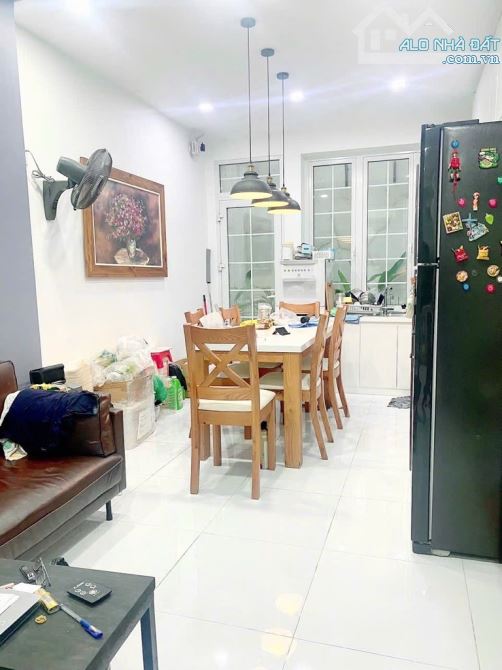 Bán nhà sổ riêng, giáp q1, thuận tiện đi chuyển