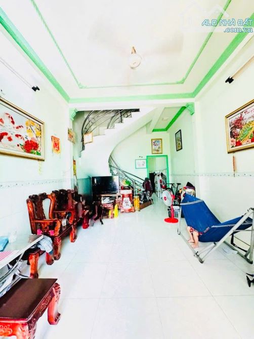 Hiếm! Nhà DT 54m2x2 tầng, Hồ Văn Long, BHHB ,BTân, đường 6m,shr, chỉ 4.4 tỷ TL