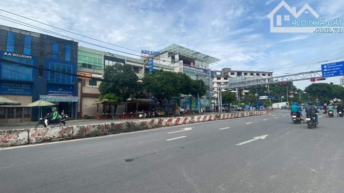 Mặt Tiền TÔ KÝ - Nhà 3 Tầng BTCT - DT: 84m2 - Vị Trí VÀNG  - Quận 12 - Giáp Gò Vấp.