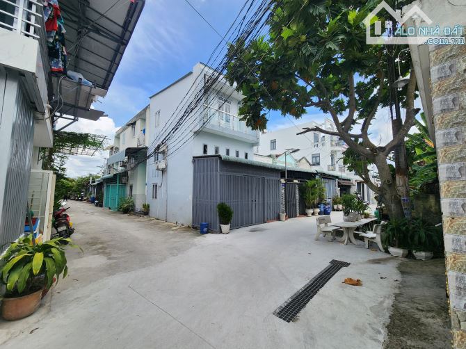 Bán đất SHR 105m², 2MT xe hơi, cách chợ 300m, nhỉnh 2 tỷ TL