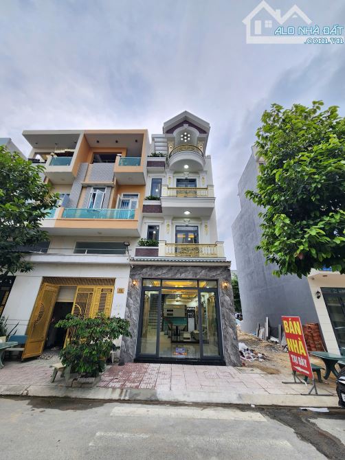 Bán nhà full nội thất gần làng đại học quốc gia Tp.HCM, Tp.Dĩ An chỉ 7,2 tỷ TL M6442