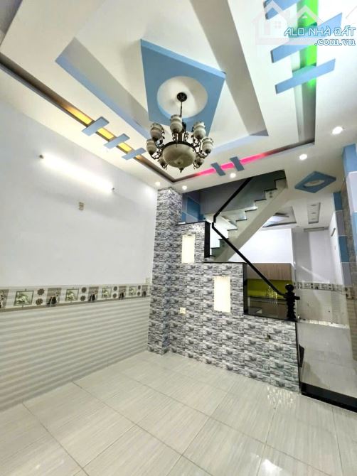 Bình Tân, Mặt tiền kinh doanh. Nhà 4 tầng 72m2, gíá rẻ