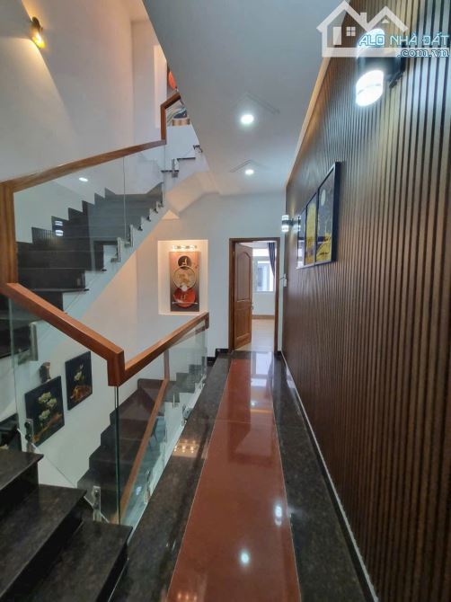 Bán nhà phố cao cấp khu Anh Tuần Huỳnh Tấn Phát, Nhà Bè, DT 5 x16m, 3 lầu,ST. Giá 8,5 tỷ - 10