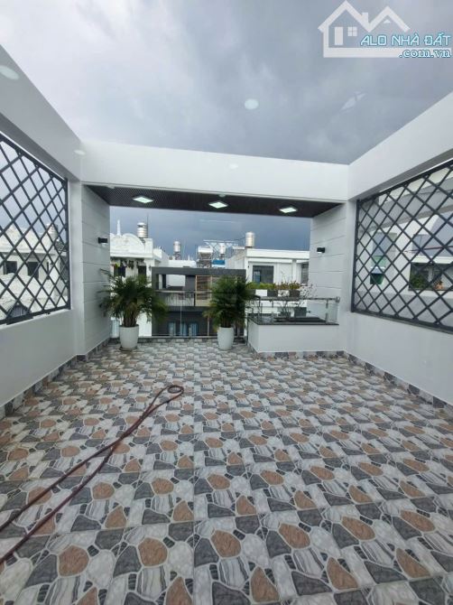 Bán nhà phố cao cấp khu Anh Tuần Huỳnh Tấn Phát, Nhà Bè, DT 5 x16m, 3 lầu,ST. Giá 8,5 tỷ - 11