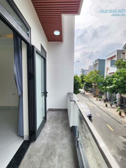Bán nhà 1 trệt 2 lầu, gần Vincom ngã tư 550, p.Tân Đông Hiệp, Tp.Dĩ An chỉ 5ty500 TL M6066 - 11