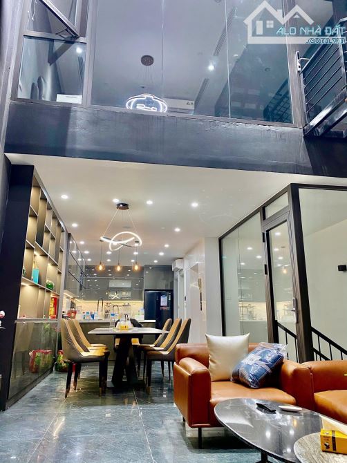 CHO THUÊ NHÀ MẶT PHỐ LÂM HẠ LONG BIÊN THANG MÁY FULL NỘI THẤT 95M 7 TẦNG - 11