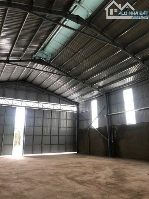Bán nhà kho kiên cố 648 m2 mặt tiền đuờng Quốc Lộ 50,phuờng 10 tp Mỹ Tho - 1