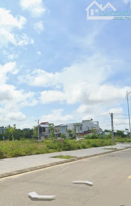 Đất đẹp đường 19,5m KQH Hoàng Quốc Việt, 110m2 lô sạch sẽ. - 1