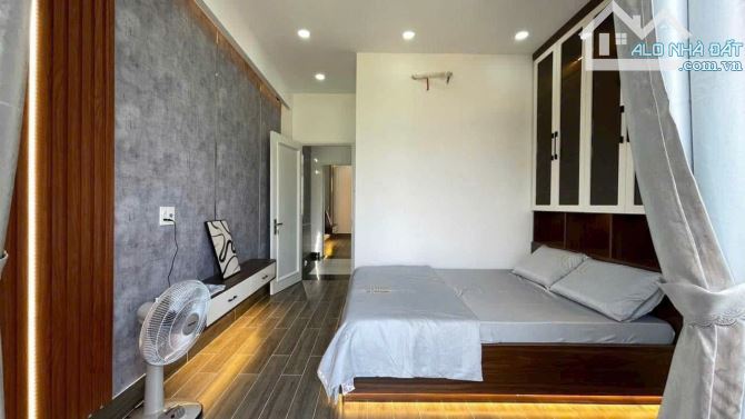 Bán Mặt Tiền Đặng Dung 4x 18 kết cấu 4 lầu st Phường Tân Định Q1 - 1