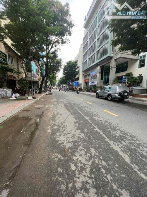 Bán nhà HXH 10 Hai Bà Trưng, P.VTS, Quận 3, (DT: 4,5x24m) HĐT 30 tr, giá 26,5 tỷ - 1