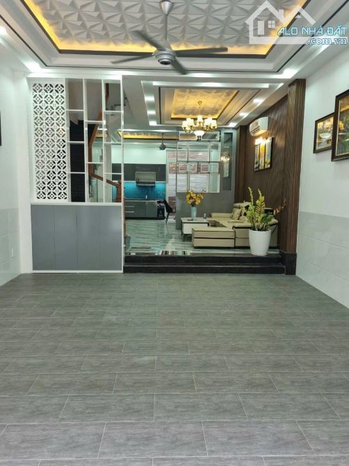 Bán nhà phố cao cấp khu Anh Tuần Huỳnh Tấn Phát, Nhà Bè, DT 5 x16m, 3 lầu,ST. Giá 8,5 tỷ - 1