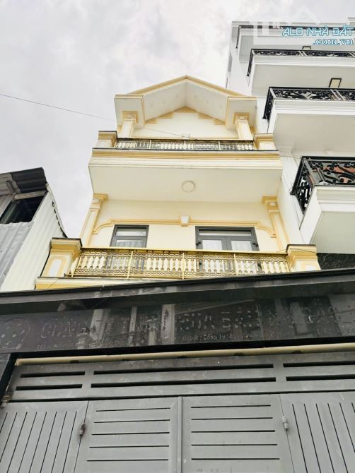 Bán nhà Gò Vấp, Hẻm 8m, 3 Tầng, Gần Bờ Kè Tham Lương, 7 Tỷ nhỉnh - 1